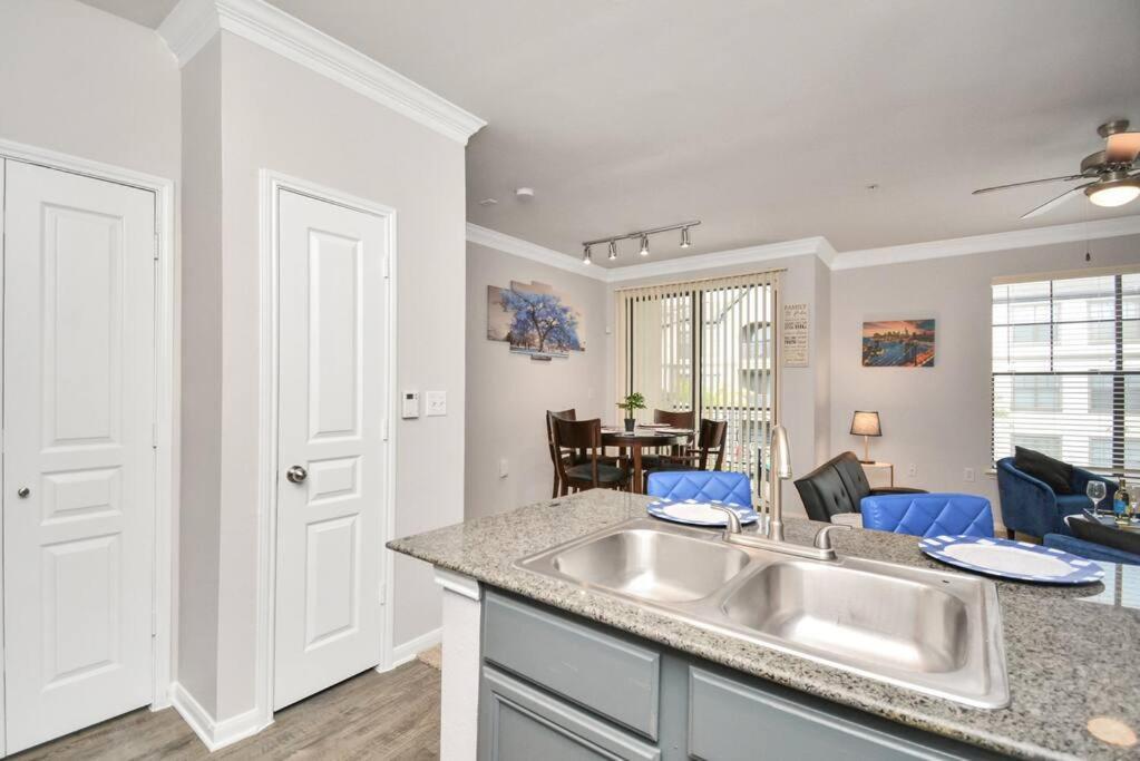 The Royal Suite Houston Exterior photo