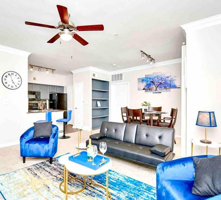 The Royal Suite Houston Exterior photo