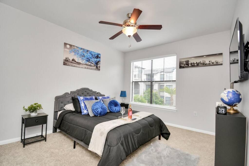 The Royal Suite Houston Exterior photo
